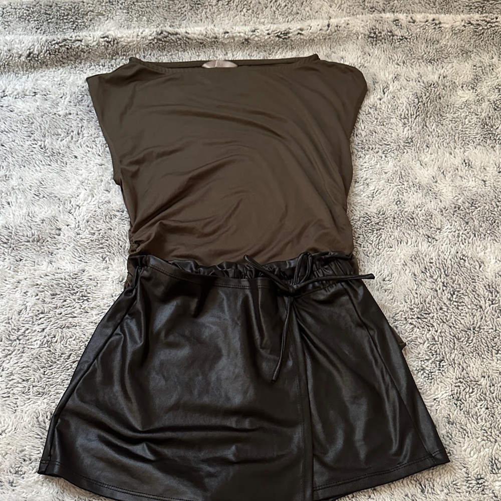 Chic Black Faux Leather Skirt